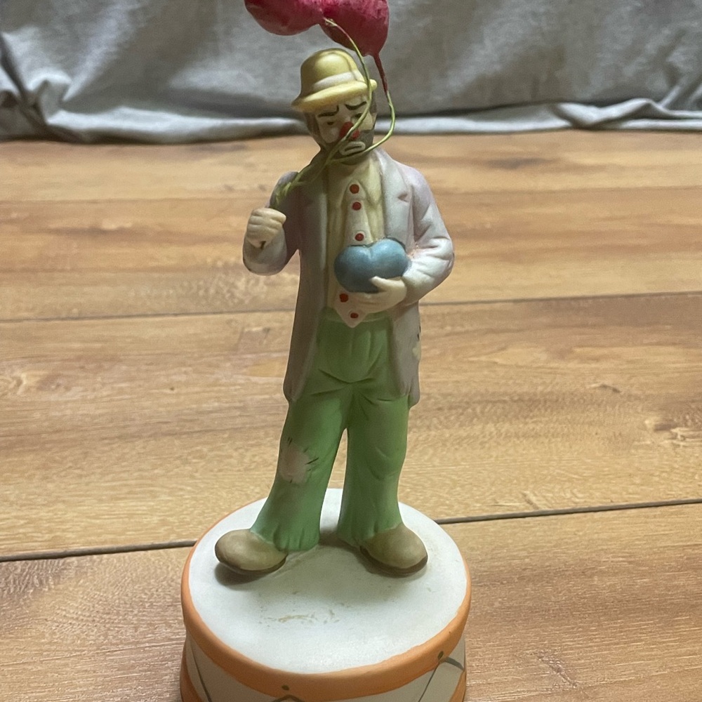 Emmett Kelly Jr. have a heart music box
